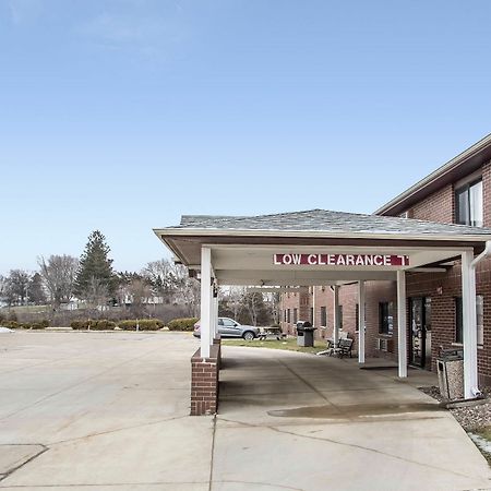 Econo Lodge Inn & Suites Dubuque Kültér fotó