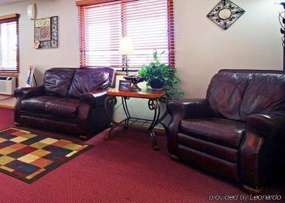 Econo Lodge Inn & Suites Dubuque Beltér fotó