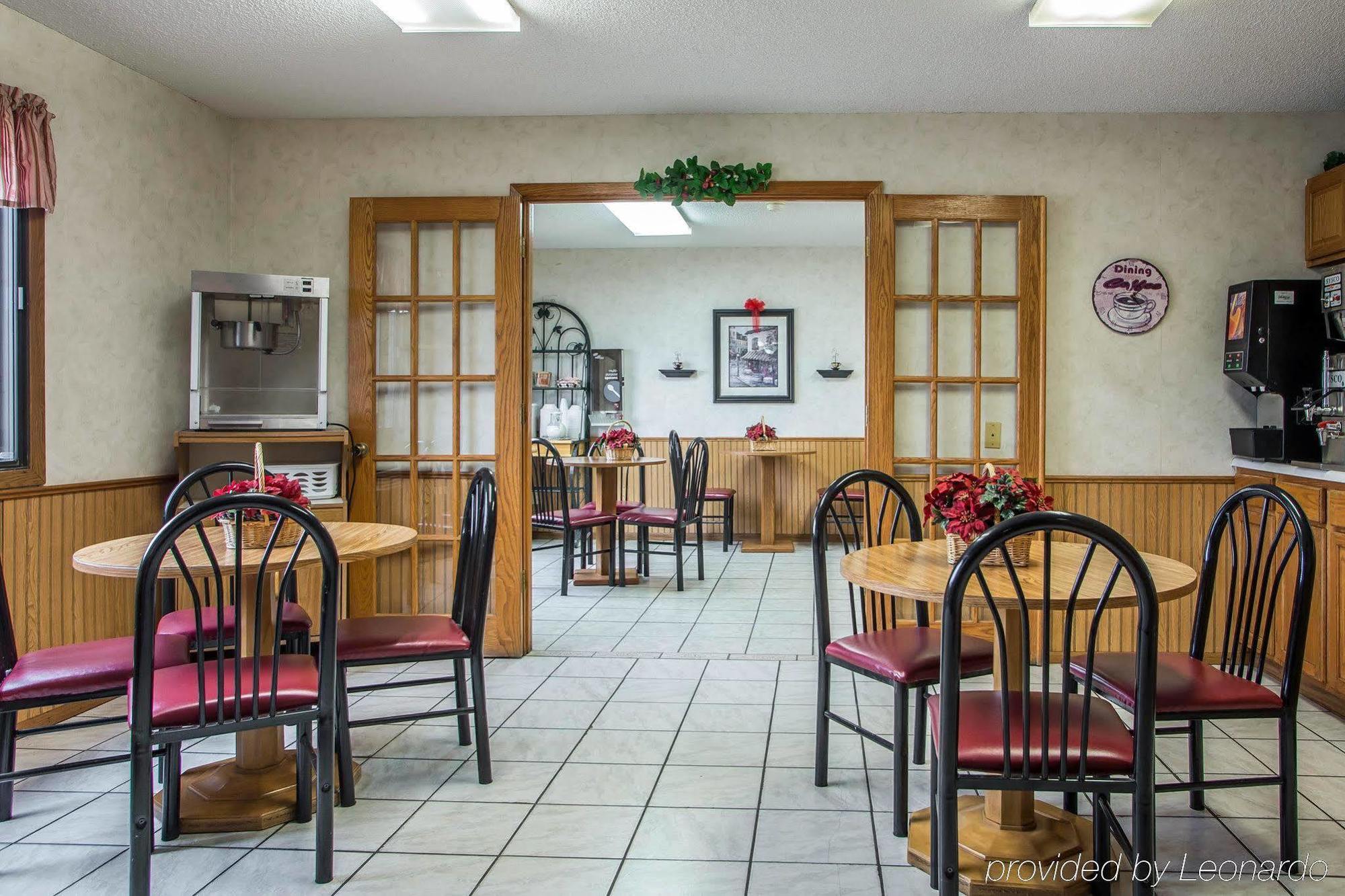 Econo Lodge Inn & Suites Dubuque Kültér fotó
