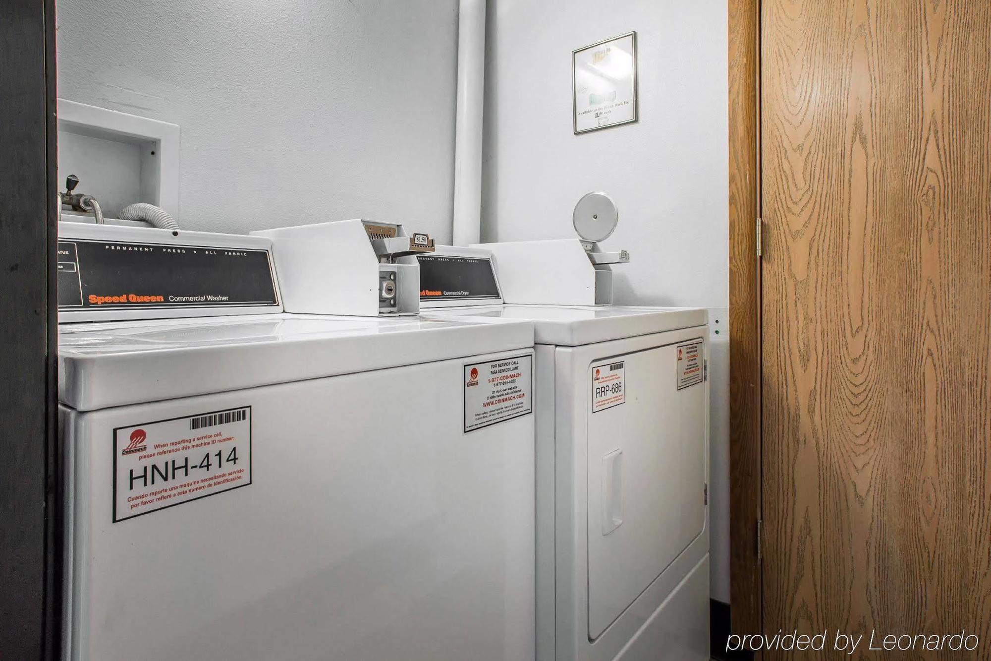Econo Lodge Inn & Suites Dubuque Kültér fotó