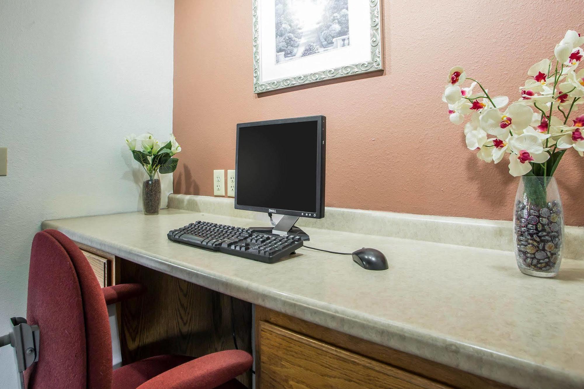Econo Lodge Inn & Suites Dubuque Kültér fotó