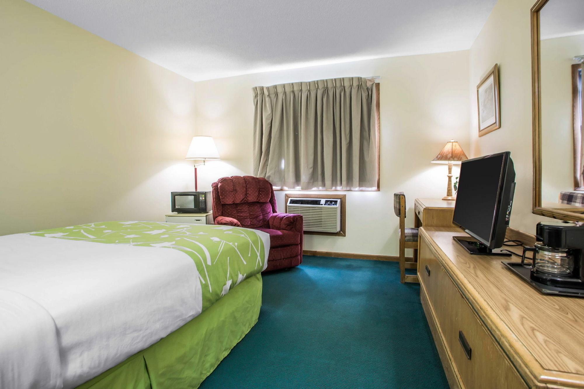 Econo Lodge Inn & Suites Dubuque Kültér fotó